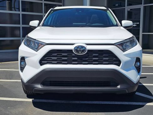 Used 2019 Toyota RAV4 XLE AWD/4WD image 8