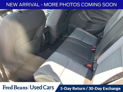 Used 2016 Ford Escape SE w/ Equipment Group 201A FWD image 17