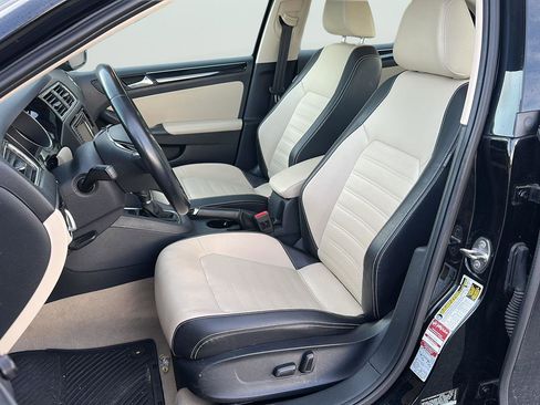 Used 2016 Volkswagen Jetta SEL Premium w/ Lighting Package image 10