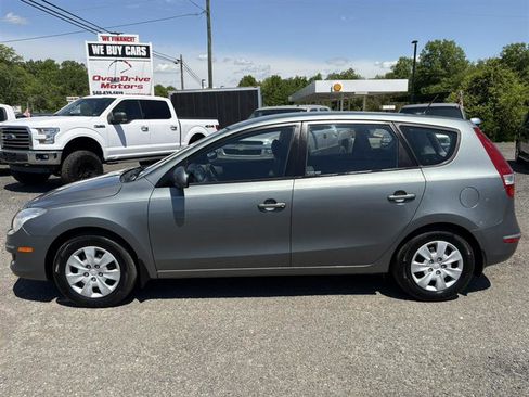 Used 2010 Hyundai Elantra GLS FWD image 2