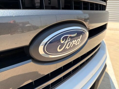 Used 2018 Ford F150 XLT w/ Equipment Group 302A Luxury AWD/4WD image 39