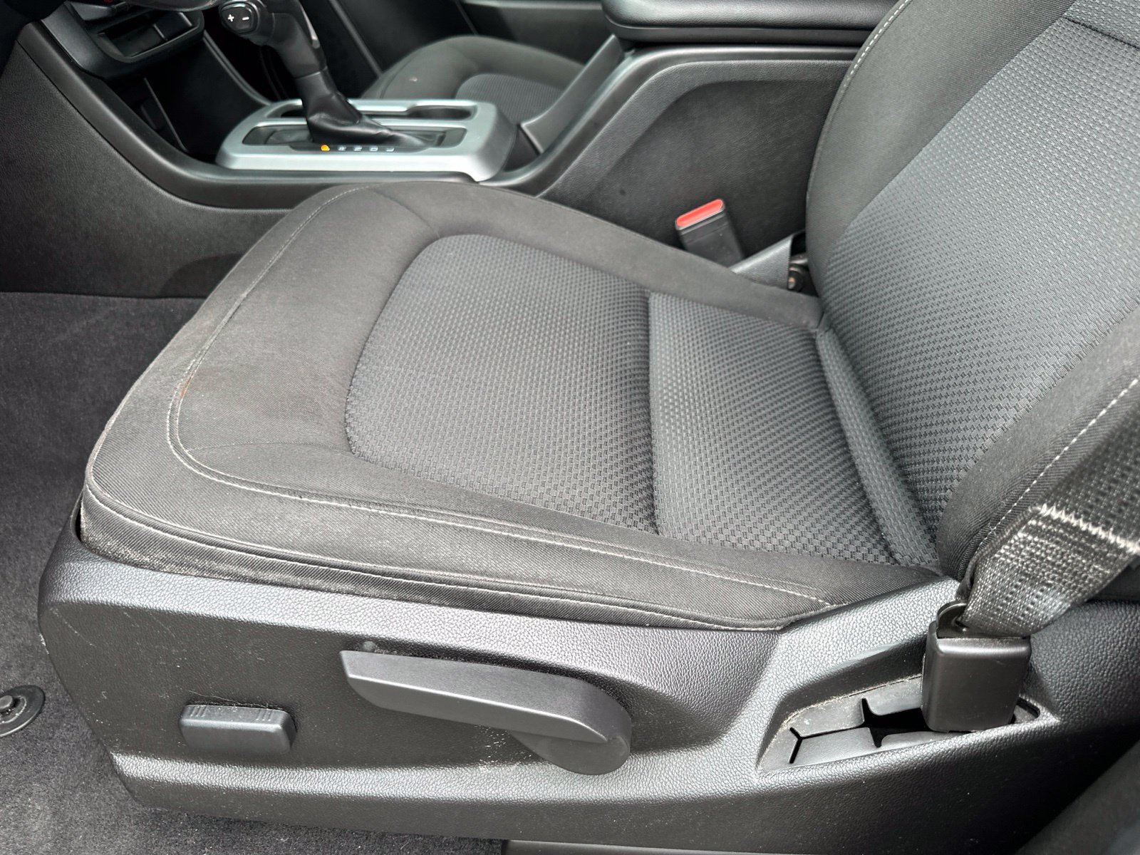 Used 2019 Chevrolet Colorado LT AWD/4WD image 17