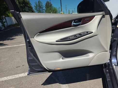 Used 2010 INFINITI EX35 Journey RWD image 15