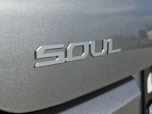 Certified 2025 Kia Soul S image 11