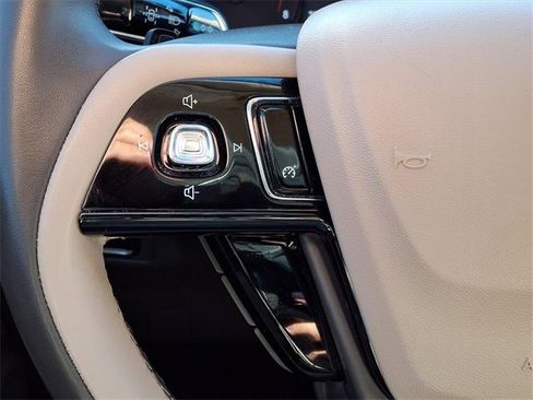 Certified 2022 Lincoln Corsair AWD w/ Equipment Group 101A image 14