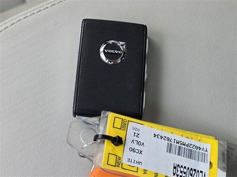 Used 2021 Volvo XC90 T6 R-Design w/ Climate Package image 23