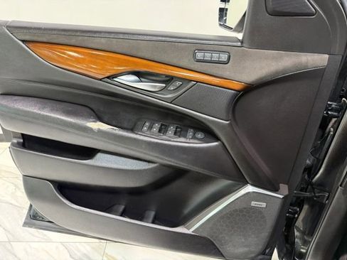 Used 2018 Cadillac Escalade Premium Luxury image 11