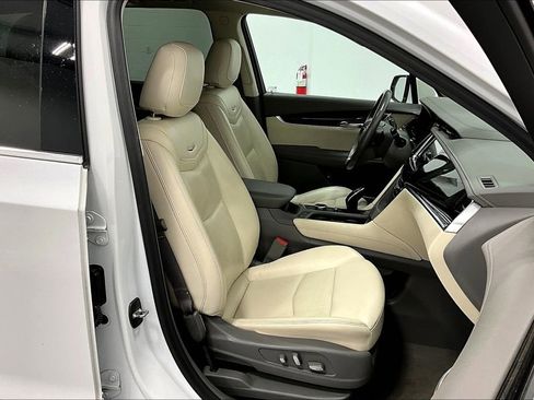 Used 2021 Cadillac XT6 Premium Luxury image 10