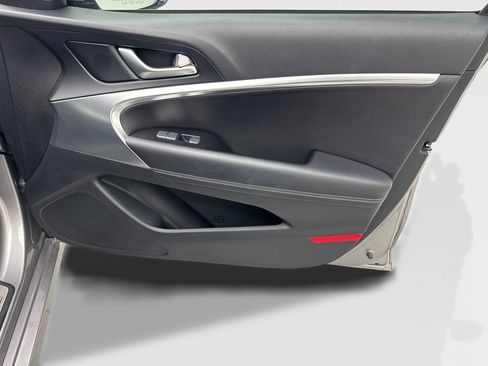 Used 2025 Genesis G70 2.5T RWD image 48