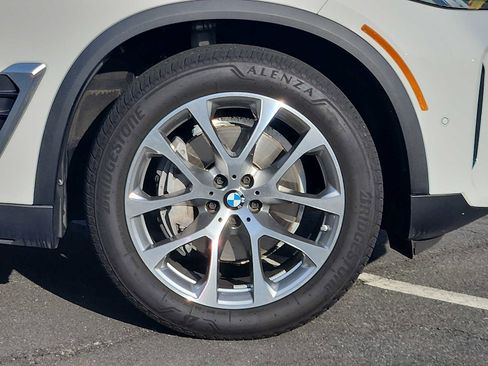Certified 2024 BMW X5 xDrive40i w/ Premium Package AWD/4WD image 8