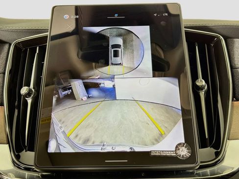 New 2026 Volvo XC90 B6 Plus w/ Protection Package AWD/4WD image 14