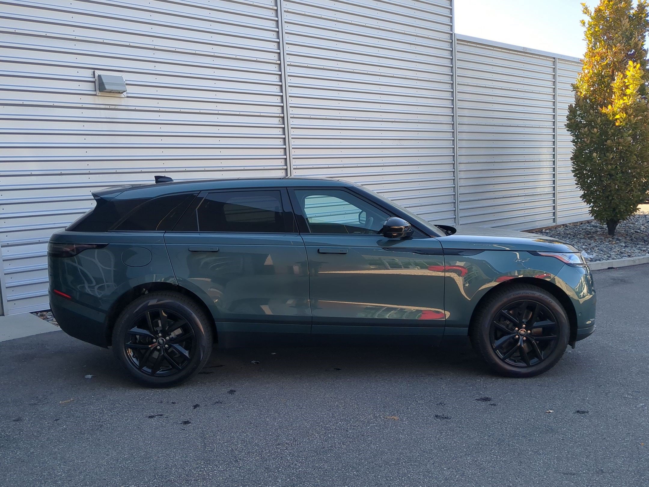 New 2026 Land Rover Range Rover Velar S AWD/4WD image 4