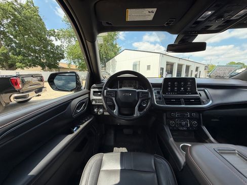 Used 2021 Chevrolet Suburban RST w/ Luxury Package AWD/4WD image 2