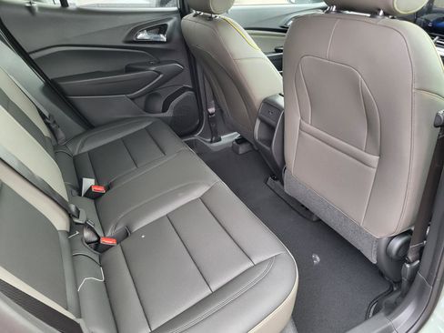 New 2026 Chevrolet Trax ACTIV w/ Sunroof Package FWD image 11