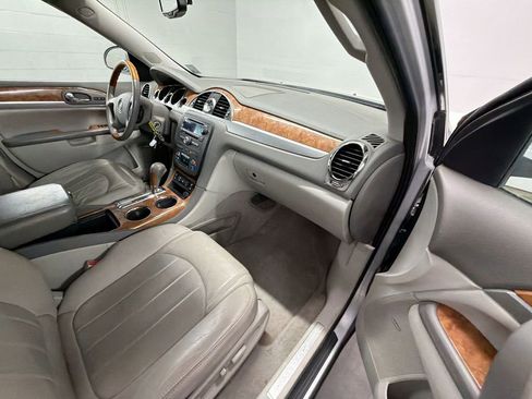 Used 2011 Buick Enclave CXL image 27