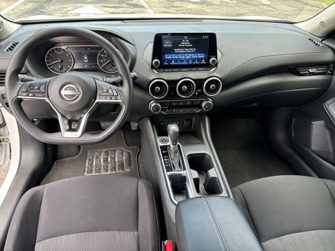 Used 2025 Nissan Sentra SV FWD image 28