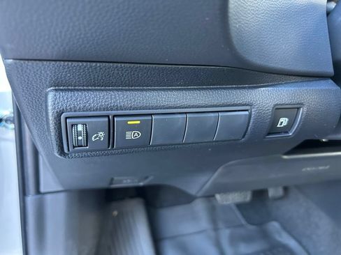 Used 2026 Toyota Corolla SE FWD image 17