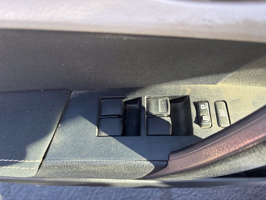 Used 2014 Toyota Corolla LE FWD image 16