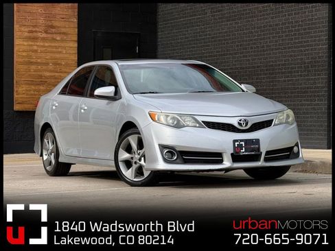 Used 2013 Toyota Camry SE w/ Leather Pkg FWD image 1