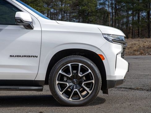 Used 2021 Chevrolet Suburban RST w/ Luxury Package image 4