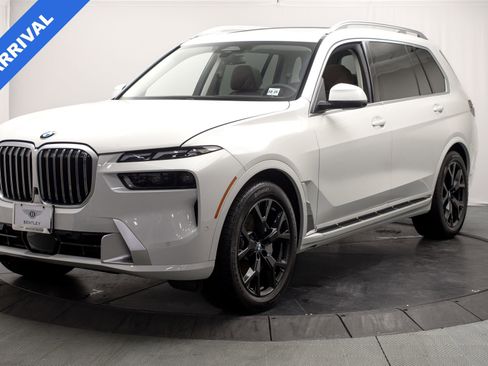 Used 2025 BMW X7 xDrive40i w/ Parking Assistance Package AWD/4WD image 7