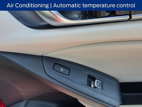 Used 2018 Honda Accord Touring image 14