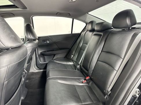 Used 2016 Honda Accord Touring image 22