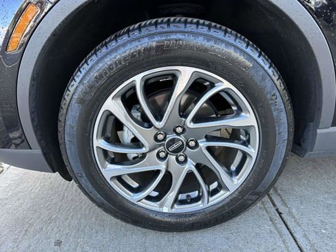 Used 2022 Lincoln Corsair AWD w/ Equipment Group 101A image 9