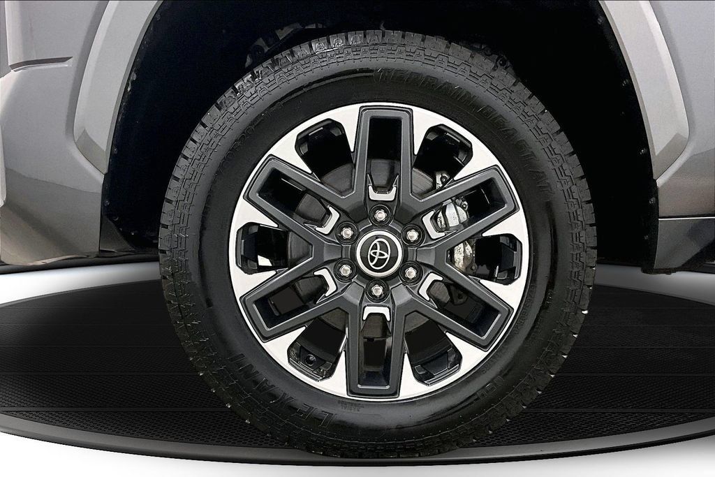 Used 2023 Toyota Tundra Limited AWD/4WD image 33
