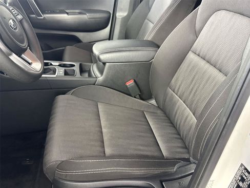 Used 2020 Kia Sportage LX FWD image 11
