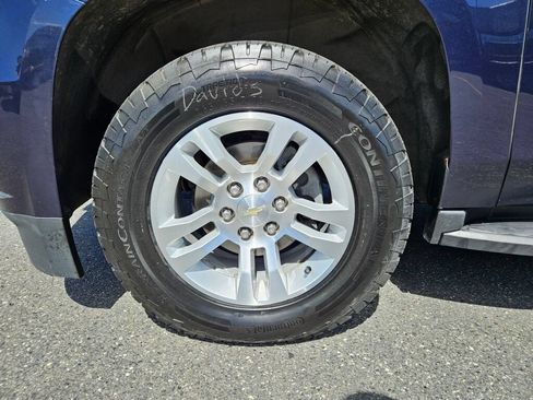 Used 2019 Chevrolet Suburban LT AWD/4WD image 8