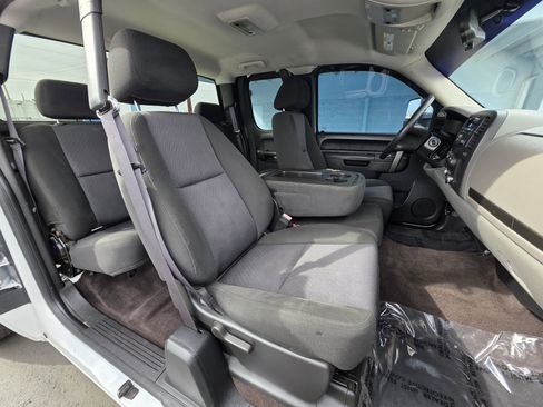 Used 2011 Chevrolet Silverado 1500 LS image 12