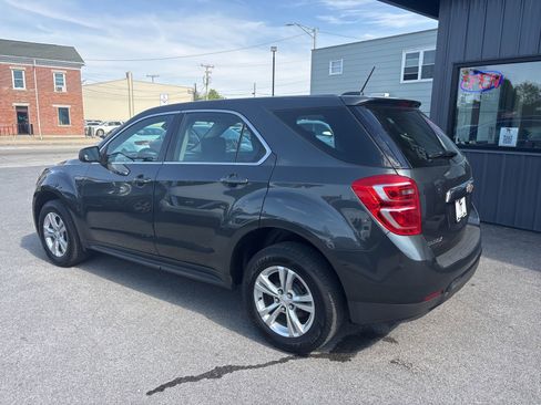 Used 2017 Chevrolet Equinox LS FWD image 2