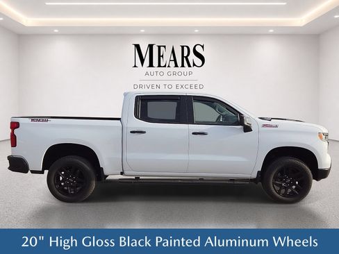 Used 2025 Chevrolet Silverado 1500 LT Trail Boss w/ LPO, Dark Essentials Package AWD/4WD image 7