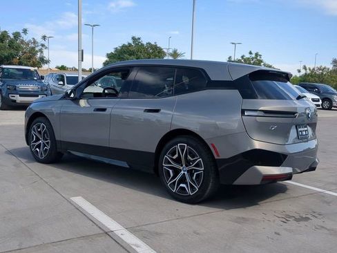 Used 2025 BMW iX xDrive50 w/ Premium Package image 8