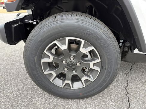 New 2026 Jeep Gladiator Sport image 12