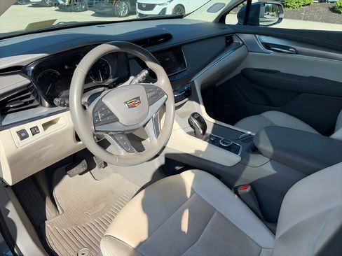 Used 2020 Cadillac XT5 Premium Luxury AWD/4WD image 12