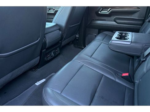 Used 2024 GMC Sierra 1500 SLT image 13