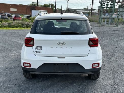 Certified 2023 Hyundai Venue SEL FWD image 7