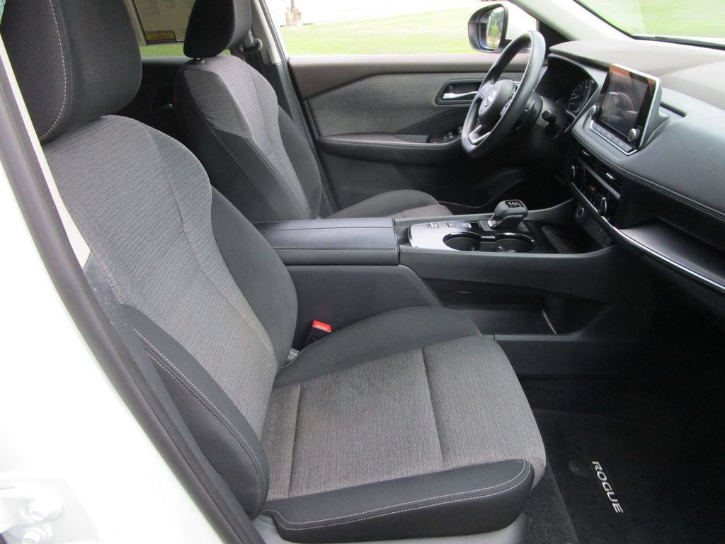 Used 2023 Nissan Rogue SV FWD image 21