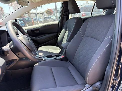 Used 2025 Toyota Corolla LE w/ LE Premium Package FWD image 17