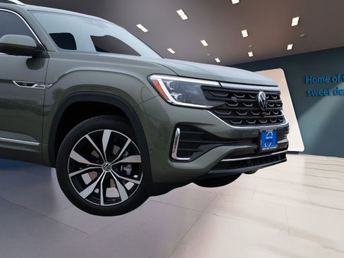 New 2026 Volkswagen Atlas SEL Premium R-Line AWD/4WD image 2