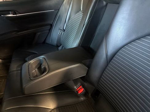 Used 2022 Toyota Camry SE FWD image 17