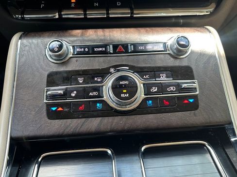Used 2022 Lincoln Aviator Reserve w/ Equipment Group 201A AWD/4WD image 21