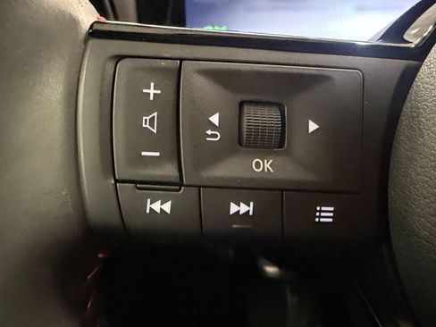 Used 2026 Nissan Kicks SR FWD image 17