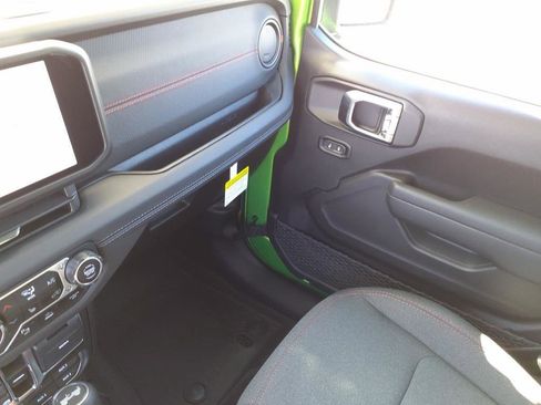 New 2025 Jeep Wrangler Unlimited Rubicon image 17