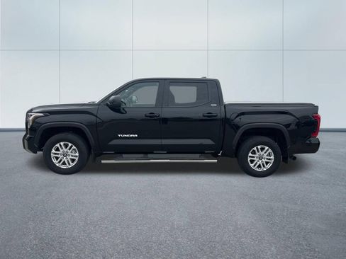 Used 2025 Toyota Tundra SR5 w/ SR5 Premium Package AWD/4WD image 6
