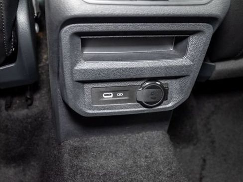 Used 2023 Volkswagen Tiguan SE FWD image 28