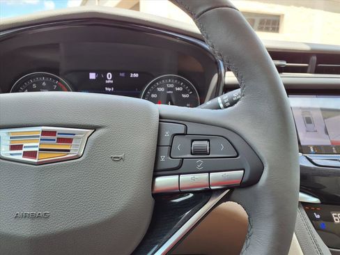 Certified 2024 Cadillac XT6 Premium Luxury w/ Technology Package FWD image 28