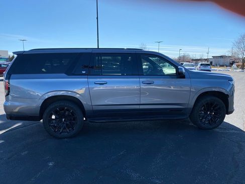 Used 2021 Cadillac Escalade ESV Sport Platinum image 4